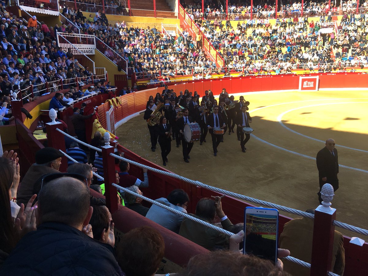 jmlopezgullon's tweet photo. Hoy tarde de Toros en la “Deseada” 🏟 plaza de toros 🐂 de #Cieza con un cartel espectacular @RRRafaelillo @ATalavante  @RocaReysevilla Suerte Maestros ‼️
#RegiondeMurcia ❤️ #Fiesta🇪🇸 https://t.co/L5048Gtme9