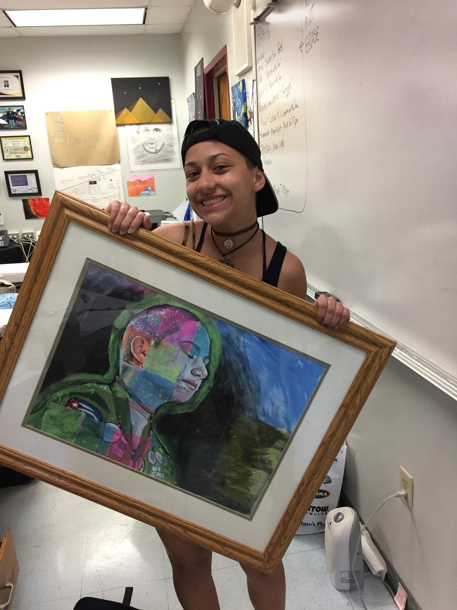 I'm so proud of Emma, I can't help but share this.  Her teacher delivered my painting to her!  :-)

#neveragain #marchforourlives #storiesuntold #marjorystonemandouglashigh #parkland #neverforget #studentactivists #enoughisenough #studentsurvivor #emmagonzalez