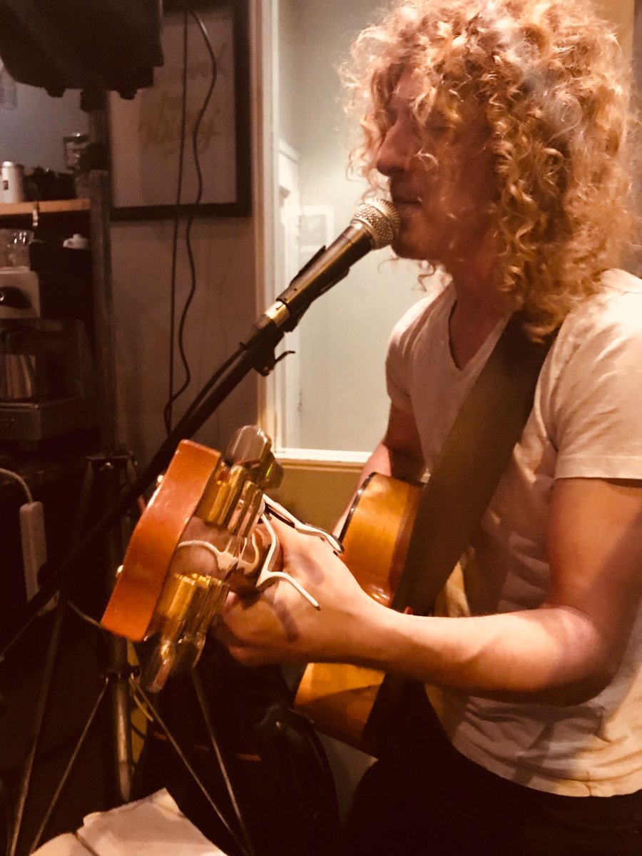 Live music all weekend 🎤🎼 
#sundaysessions #livemusic #musicians #performing #singer #unplugged #plugged #chillout