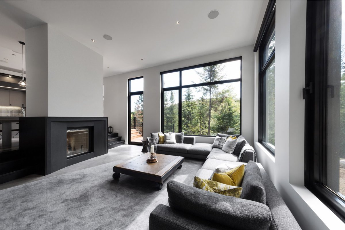 Decorazzio's tweet photo. Черный лесной #дом. Проект Atelier Boom-Town в Канаде
https://t.co/HDi3iePljf
 #chalet #house #forest #Quebec #Canada #architecture https://t.co/6MtxPOzup4