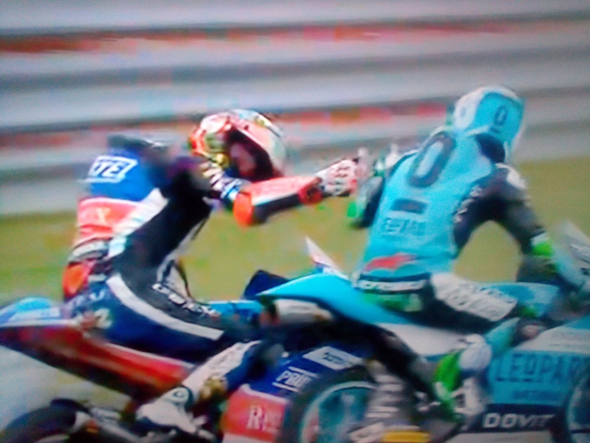 Grande Marco Bezzecchi che vince in #Moto3 nell’#ArgentinaGP, un bell’inizio di giornata per la #MotoGP!