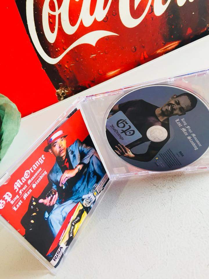 GP_MaOrange's tweet photo. Fresh from the oven! The full album is here: 
"King Fruit Manamune - Last Man Standing". 
Iyababa! Ishisa bhe! We warned you! Ishoshovi zifikile zi vusa abangasekho. 
#Abashwe
#GhettoProfessor 
#Manamune 
#IceAndOrangeEntertainment 
#Lesedi7 https://t.co/qZW2QoR7Zi