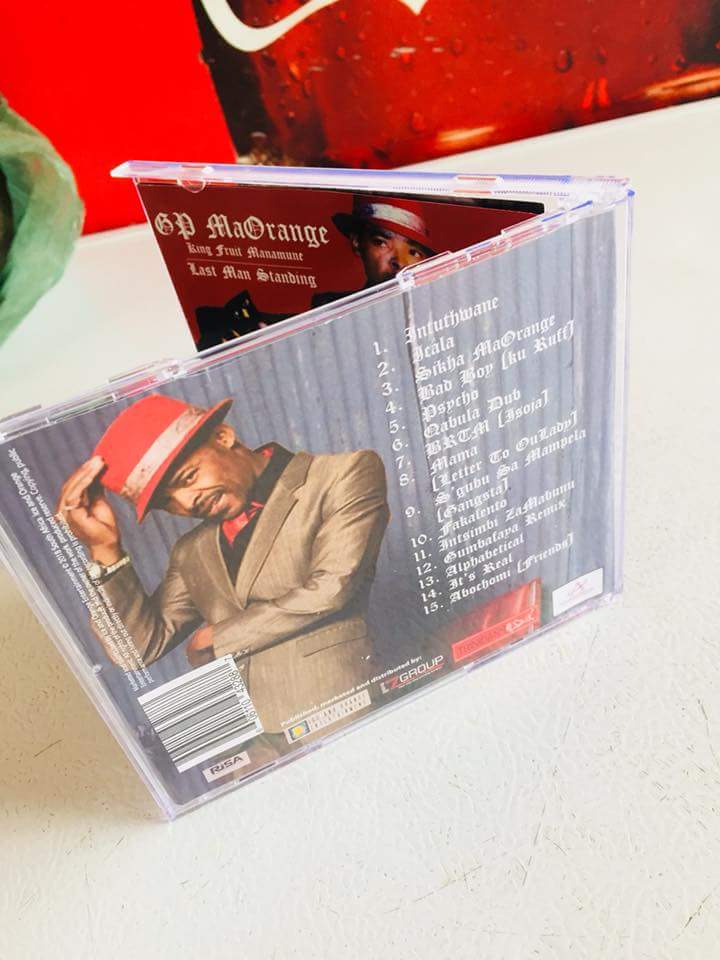 GP_MaOrange's tweet photo. Fresh from the oven! The full album is here: 
"King Fruit Manamune - Last Man Standing". 
Iyababa! Ishisa bhe! We warned you! Ishoshovi zifikile zi vusa abangasekho. 
#Abashwe
#GhettoProfessor 
#Manamune 
#IceAndOrangeEntertainment 
#Lesedi7 https://t.co/qZW2QoR7Zi
