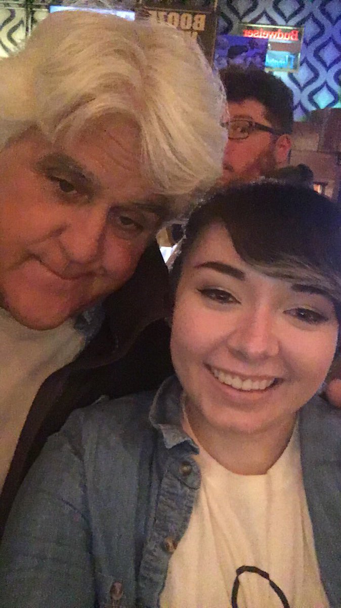 MalloryMcDeavit's tweet photo. Met jay Leno at a pizza place in Ohio 🙌🏻🍕 @jayleno https://t.co/a1dbxIjexp