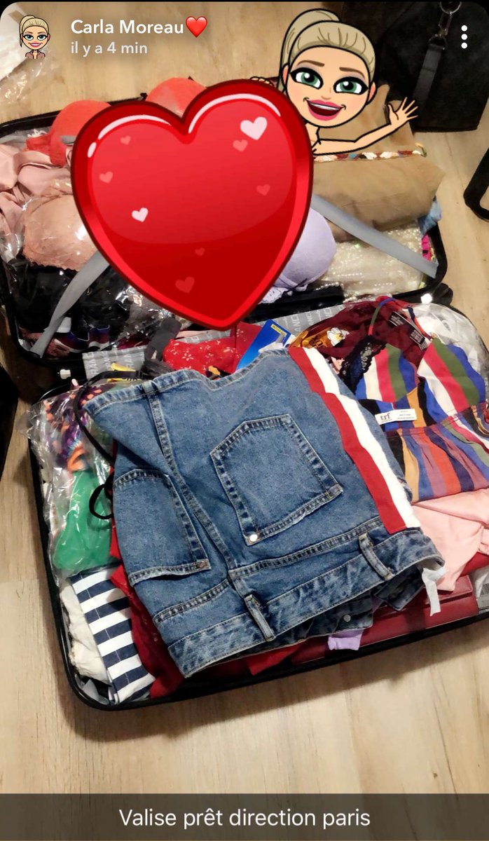 Lola6910's tweet photo. Ça y‘est @carlamoreau_ valises prêtes 👍🏻 Direction -> Paris avant le départ pour L.A. Demain ✈️🇺🇸☀️🌸 Hâte de voir tes tenues pour Coachella 😘 #ProfiteBien https://t.co/dKMkOGlZP6