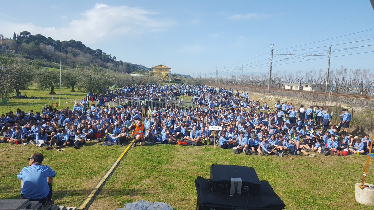 AgesciMarche's tweet photo. Vivi il sogno, lascia il segno!

#buonacaccia #sangiorgioregionale #sgr2k18 https://t.co/zJIlIFygrS