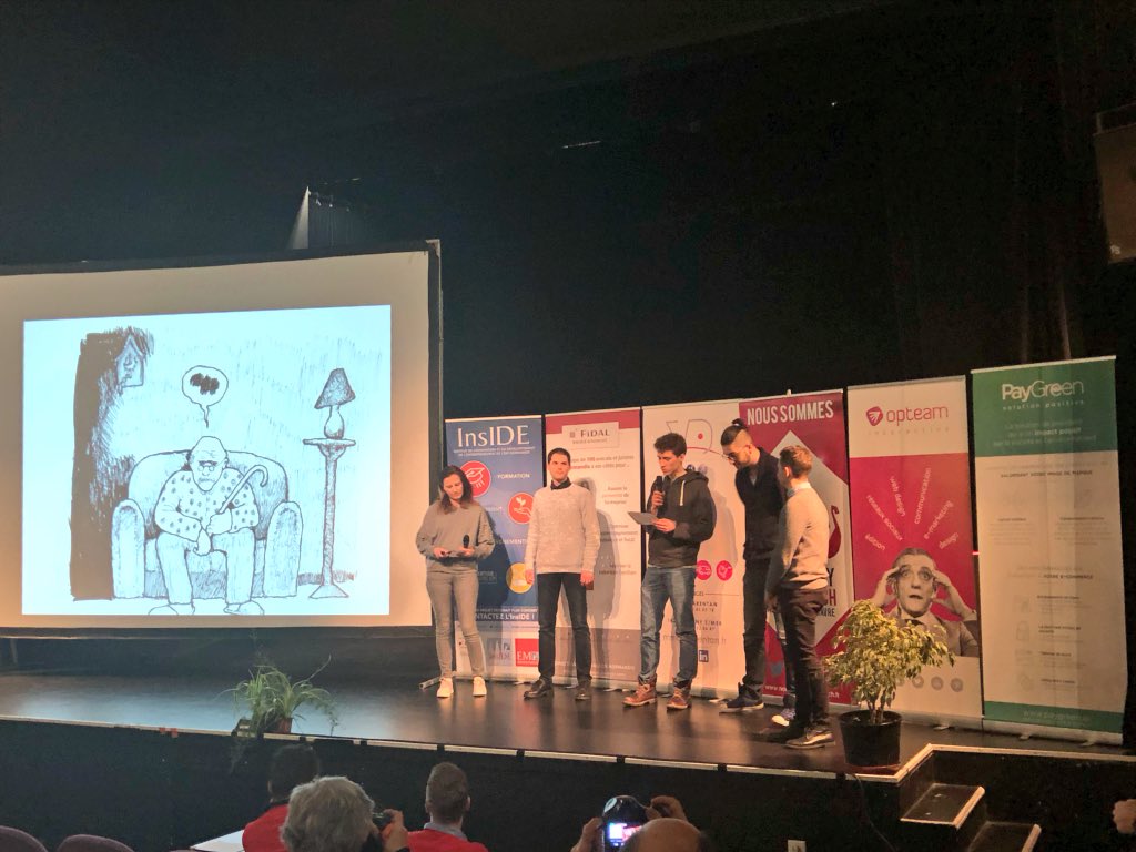 SWCarentan's tweet photo. Notre troisième projet à se présenter devant le jury final est: SILVER AGE, un objet connecté qui permet la surveillance à distance des personnes âgées! #SWCarentan #StartupWeekend #ObjetConnecté @tendanceouest50 @OuestFrance50 @tendanceouest @TeVi50 https://t.co/z2iycA5cX6