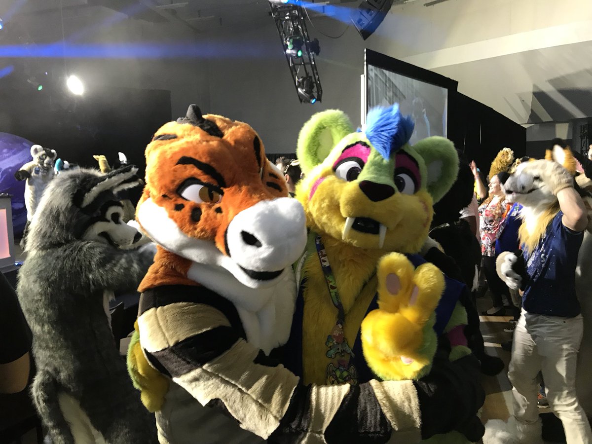 GatorRottie's tweet photo. To much fun at Fwa with good buds @toofycakes @JonasCorgi @SilentWolf59 https://t.co/WTRfPJ8wJc
