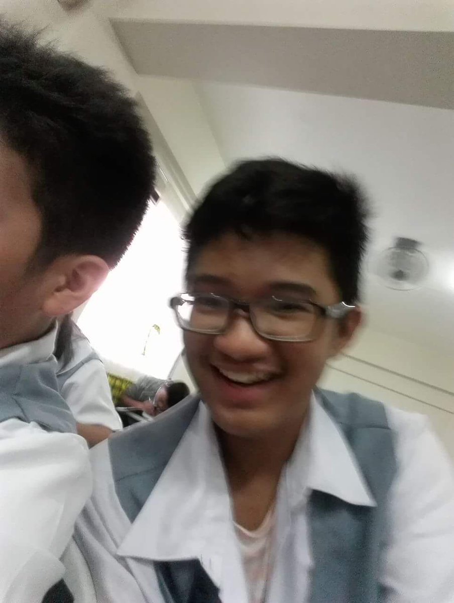 bastypercy's tweet photo. @francispiggy happpyyyyy birthdayyyy to youuuuuuu #neverdon'tgiveup hahahahha https://t.co/xJbZbYsm9P