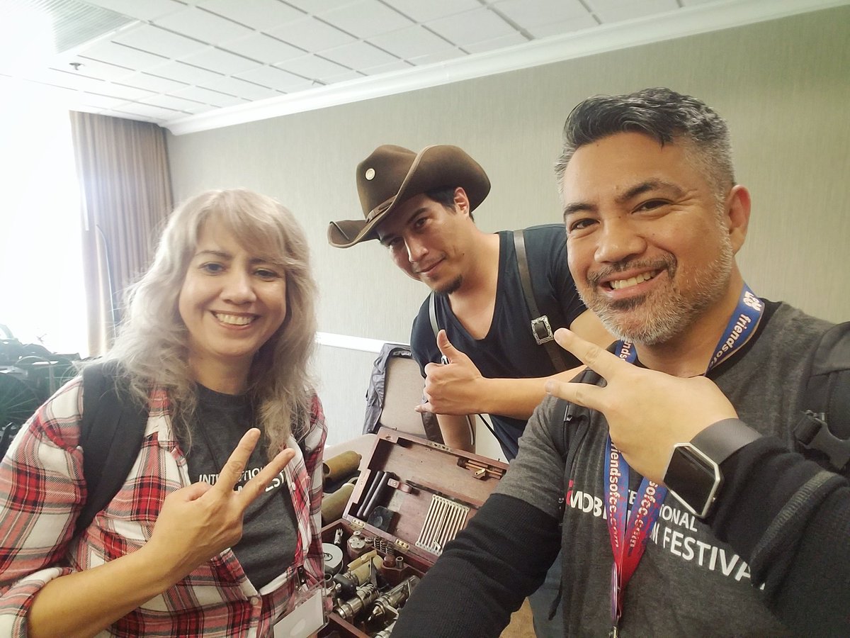 HallHdotcom's tweet photo. Awesome meeting you yesterday, Kawika Hoke @ThisPunkIsDrunk, at the #steampunk @GaslightConSD #GaslightGathering!

Hope to see you at the International Mobile Film Festival @mobilfilmfest #MFF2018SANDIEGO later this month! https://t.co/GKiKeK6CW8