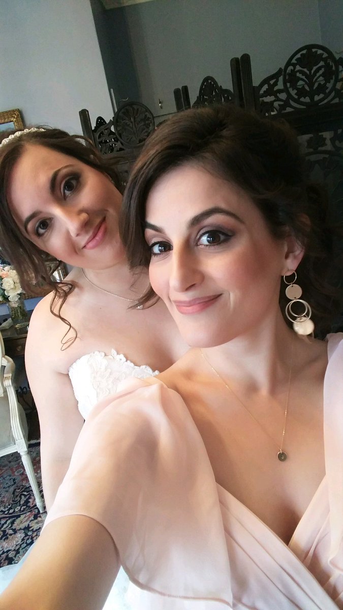 AlbatrossX3's tweet photo. Such a beautiful fairy tale wedding for my amazing sister, and I caught the bouquet :) https://t.co/F9lqJ3mAs4