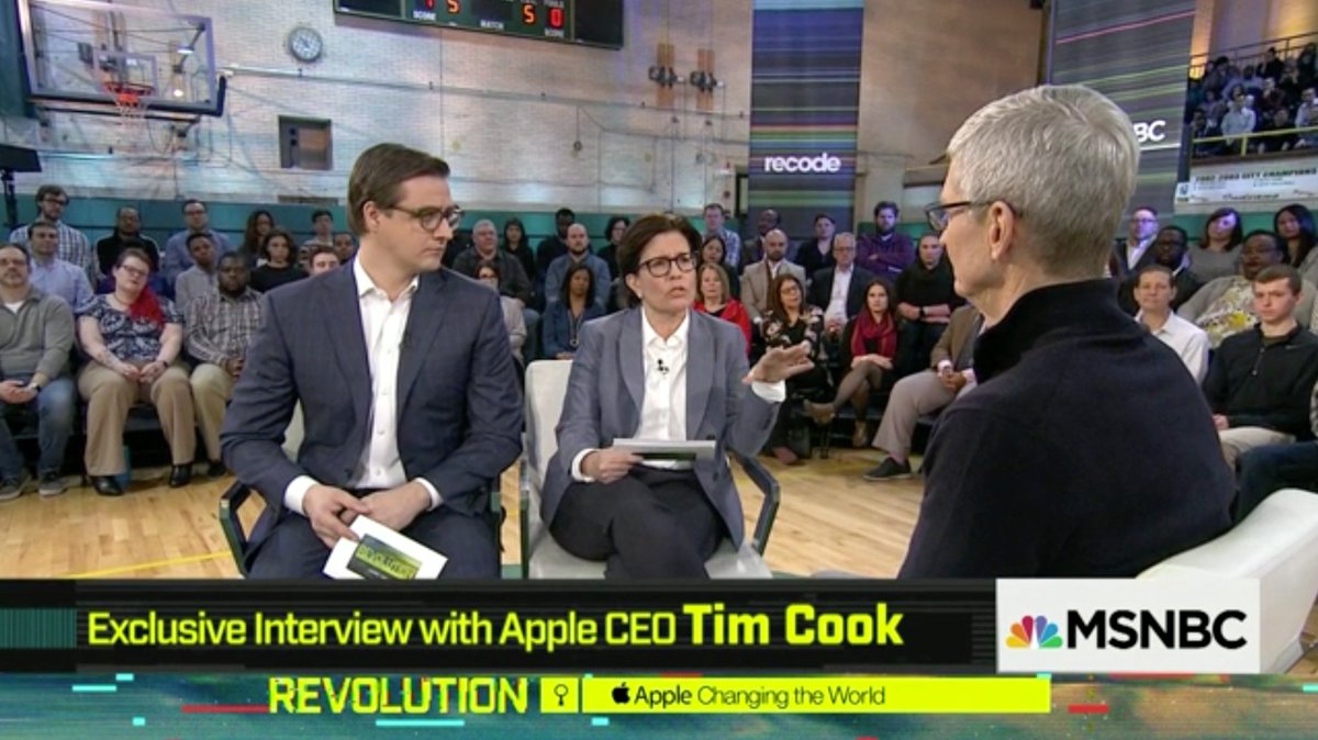 ErinMerz's tweet photo. At @tfnw, @karaswisher mentioned that the Viking Pavilion is an interesting venue and that she's not a sports fan. Loved to then see that her town hall with @tim_cook was in a high school gym 🏀👩‍💻 #tfnw18 #apple https://t.co/T91ReW67gi