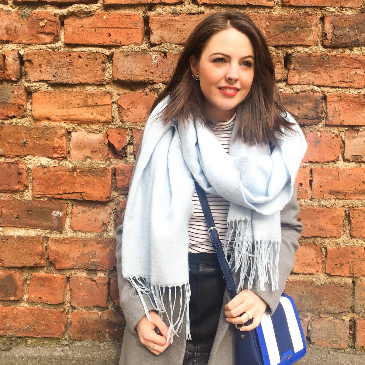 LettersMarion's tweet photo. Love a brick wall 💛 https://t.co/KhOQAriKBV https://t.co/hP68EMVQEi