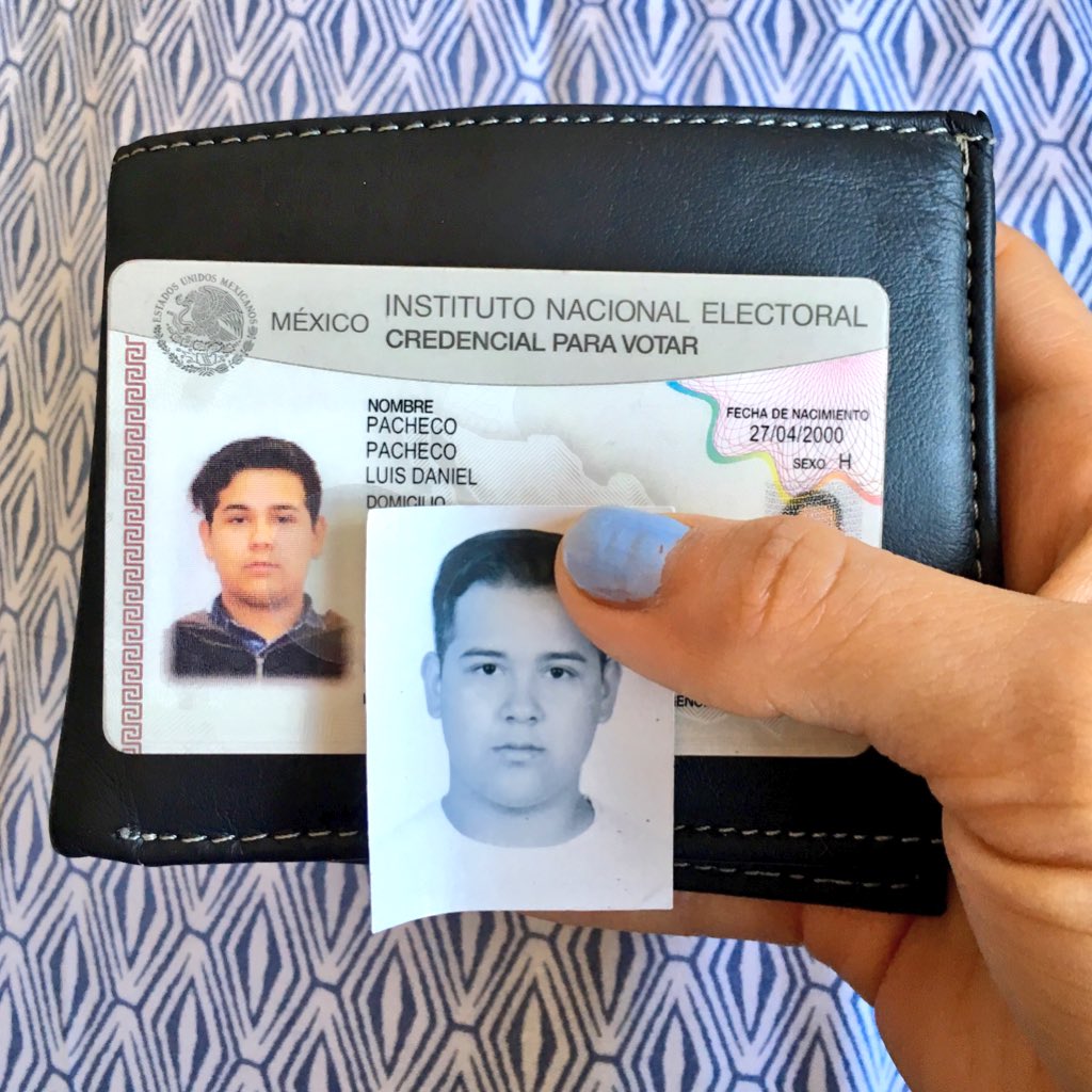 Si alguien conoce a Luis Daniel Pacheco dígale que me encontré su cartera tirada en #Ceremonia. Que me busque por dm de acá o de ig. Denle RT para que internet haga su magia y recupere su dinero y su ife para votar por 1era vez.
