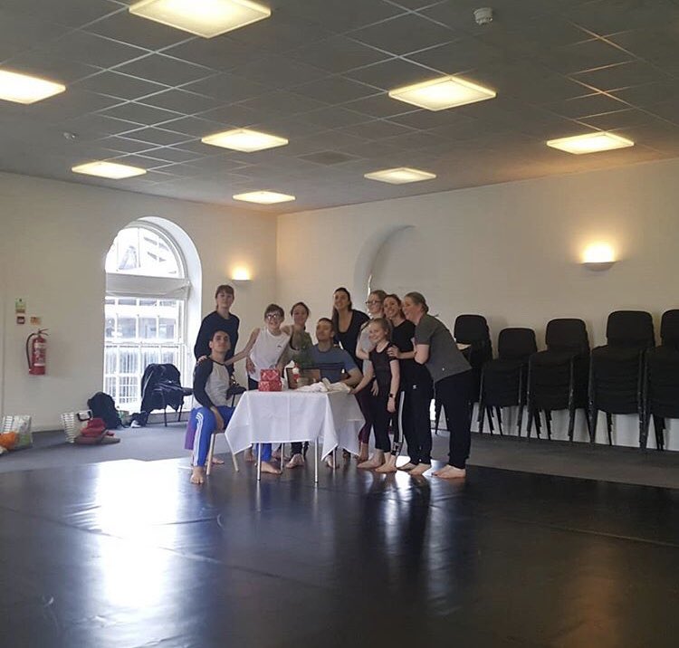 eliotsmithdance's tweet photo. We really enjoyed welcoming our #PITMAN participants @Woodhorn today, dancing their own interpretation of the #PitmenPainters #AshingtonGroup - see them on tour with our brilliant Company Dancers this Spring 🙌 > https://t.co/dWdDZQtI92 https://t.co/i0xCzk4qmc