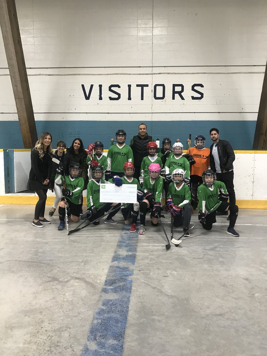Kicking off our Sunday afternoon supporting <a href="/ETMINORBALLHKY/">ET MINOR BALL HOCKEY</a> through our TD play program! It is so important to keep our kids today active! Go Team Go!  🏒💚#tdetobicokecommunity <a href="/PeterStajan_TD/">Peter Stajan</a> @AIacobelli_TD