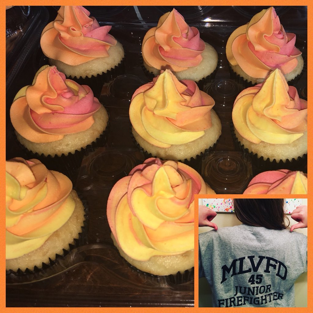 BakedByO's tweet photo. Did you know I am a Junior Firefighter? I was excited to do this firefighter theme cupcake order for a birthday party. 👩🏻‍🍳🧡👨🏻‍🚒👩🏻‍🚒🎂 #bakedbyo #kidbaker #kidchef #fire #firefighter #firefightertheme #kidsbakingchampionship #foodnetwork #juniorfirefighter #volunteer https://t.co/IOVfrGGph3