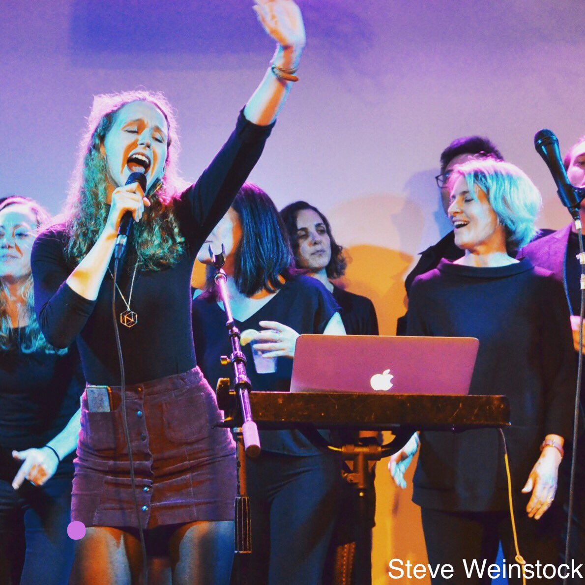 nychoirproject's tweet photo. Thanks for a great time at #Choiroke on Friday @PianosNYC ! We can't wait to see you next time! #LPRPresents https://t.co/CQ08rVlnZE