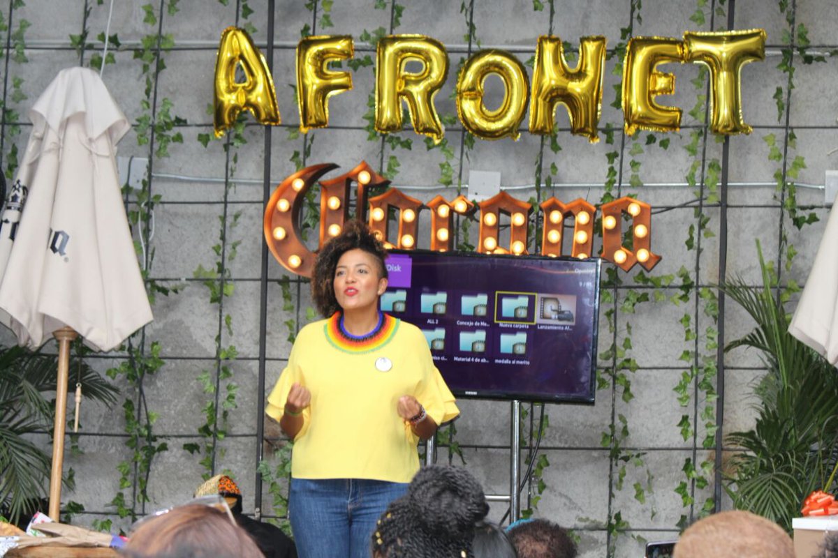 RevistaViveAfro's tweet photo. #EnImagenes Lanzamiento en #Medellín de la red de mujeres afro emprendedoras #AfroNet https://t.co/JHmxykll1U