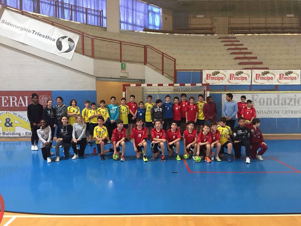 PallamanoTS's tweet photo. Foto di gruppo per il Concentramento under 13 andato oggi di scena al PalaChiarbola tra Trieste, San Vito e Cellini (vincitore del torneo) https://t.co/WrC62CRdYH