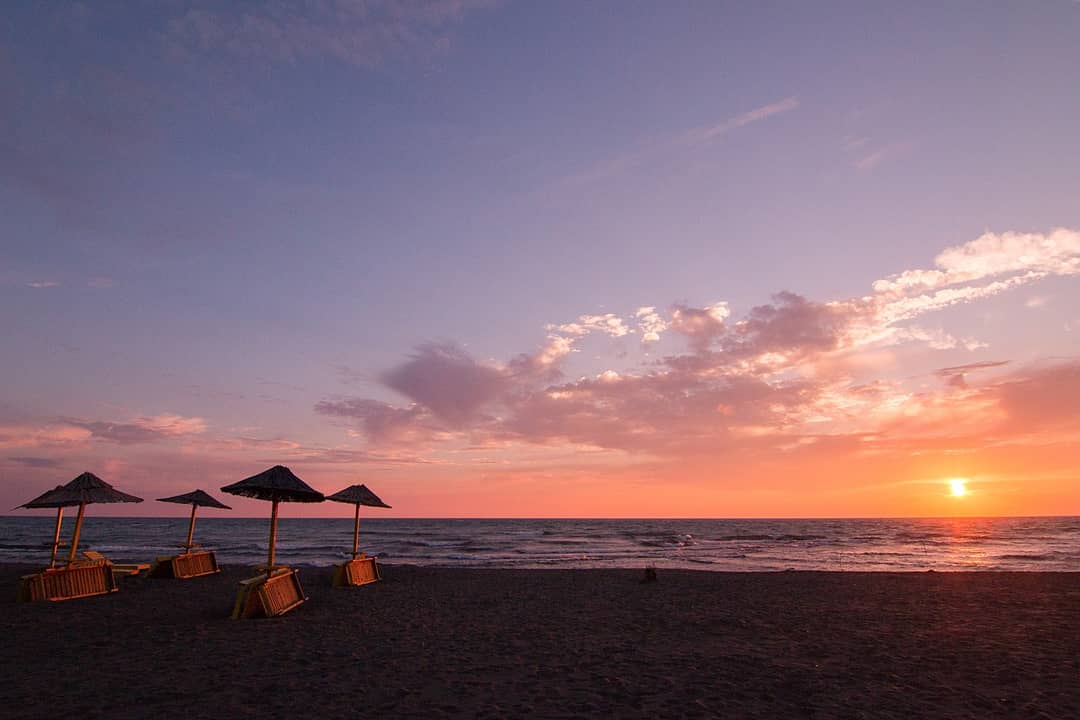 MontenegroWines's tweet photo. Poet Lord Byron once said of the Montenegro's #Adriatic coastline: 'The most beautiful encounter between land and sea...' We're telling you to book your next vacation with us to experience so many beautiful sunsets like this one!
https://t.co/CTy4Rv1YH2
#VisitMontenegro https://t.co/uUtXhRC6Hw