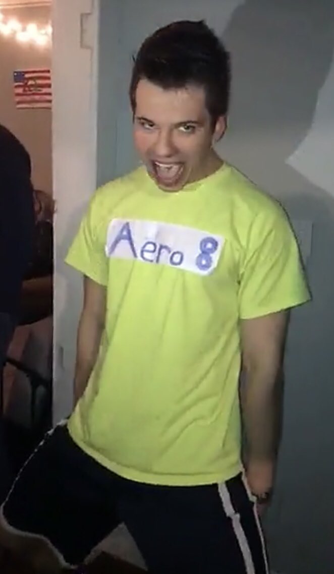 bsmith779's tweet photo. Ever since I’ve seen this vine, I’ve looked up to him as a mentor, leader and an inspiration of mine. Crackhead kid will forever be my idol https://t.co/wsNU9uU2Hm