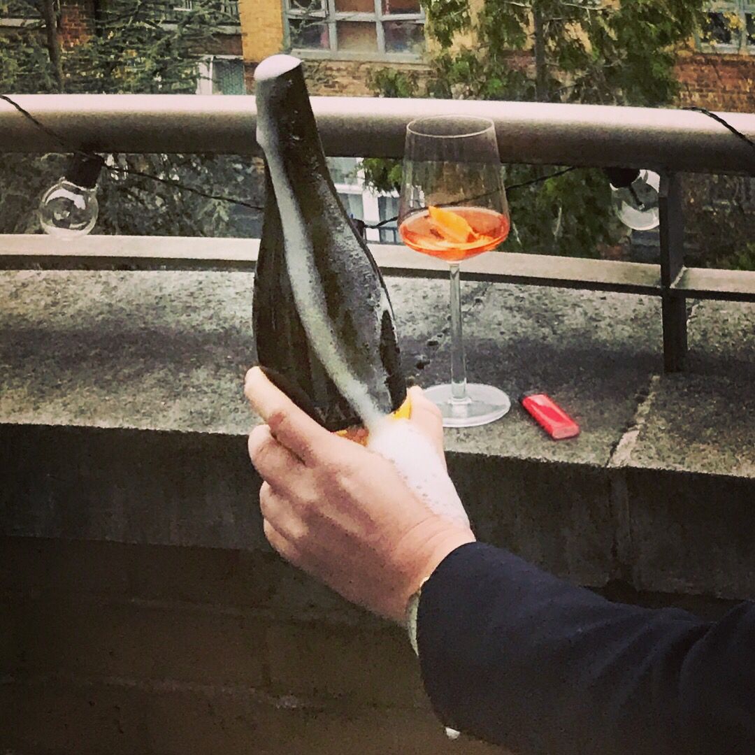 Londoners really know how to party. 🥂🍻 Turns out they also love party games. Go figure! 💃🏽🕺🏽🇬🇧🇬🇧
#ListitOnTour #ListitGame #LondonCalling