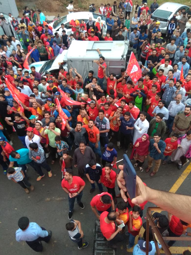IslamabadScene's tweet photo. Views from Pakistan's first ever sports victory parade #ISLUVictoryParade in Islamabad. @IsbUnited team and #ISLUFans marched from D chowk to F-9 Park with the #PSL2018 Trophyπ! Islamabad you rock!!
#UnitedWeWin #SherKiDhaar #IslamabadScene https://t.co/M6e38giGLM