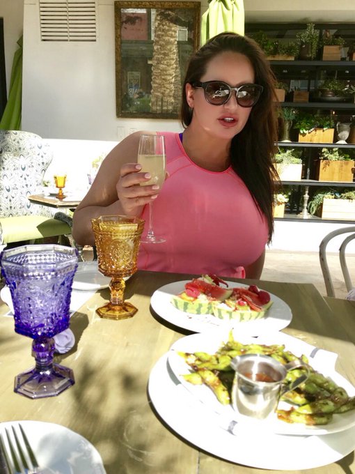 Brunch @ the Whist with friends. #spring #friends #vegas #model https://t.co/E0cZ6YxOsA<a href="/tag/spring"class="tags">#spring</a><a href="/tag/friends"class="tags">#friends</a><a href="/tag/model"class="tags"><span>#model</span></a><a href="/tag/vegas"class="tags"><span>#vegas</span></a>