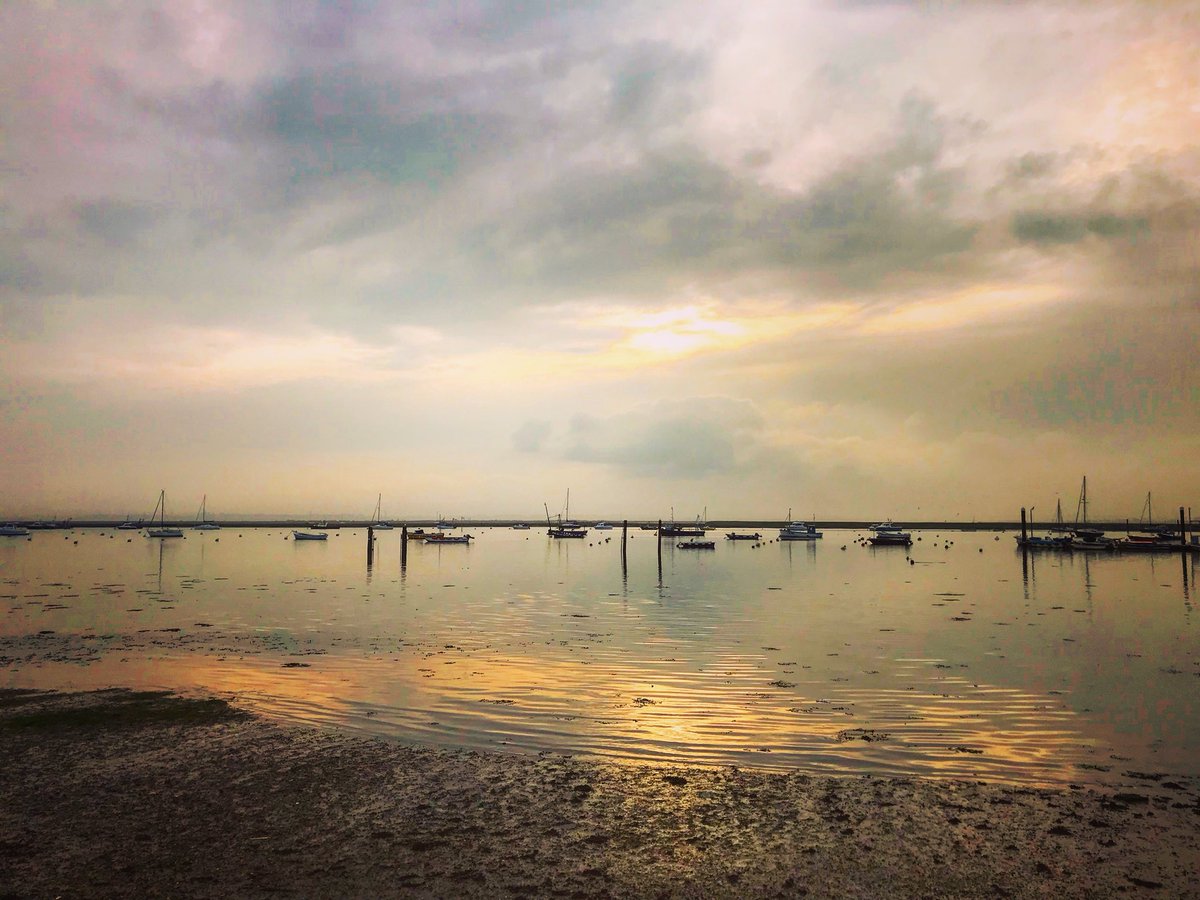 Nice calm week forecast ahead, come and join me for a 20 minute at just £3 per person #ladygraceboattrips #merseaisland #essex #halfterm