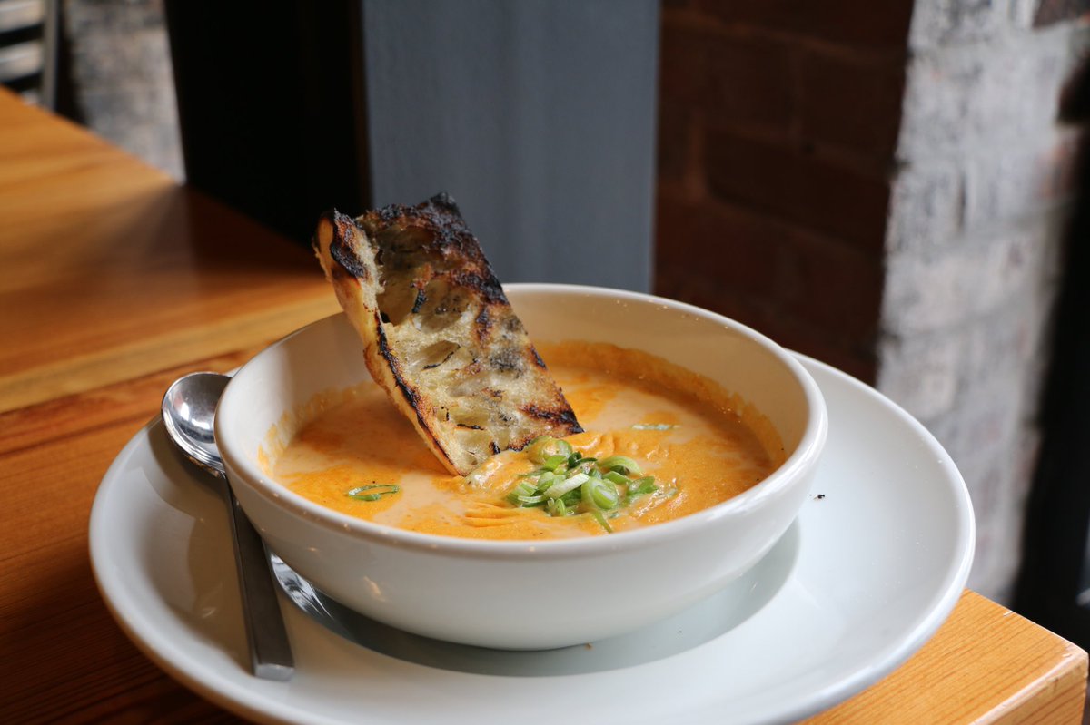 drinklbc's tweet photo. Peach Smoked Chicken Wings with Sweet Potato And Pecan Mole Sauce, along with Pal Pilsner Cheese Soup. Perfect for post Brew to Brew nourishment. #imwithlarry #lunchfeatures https://t.co/hmbZjmiti3