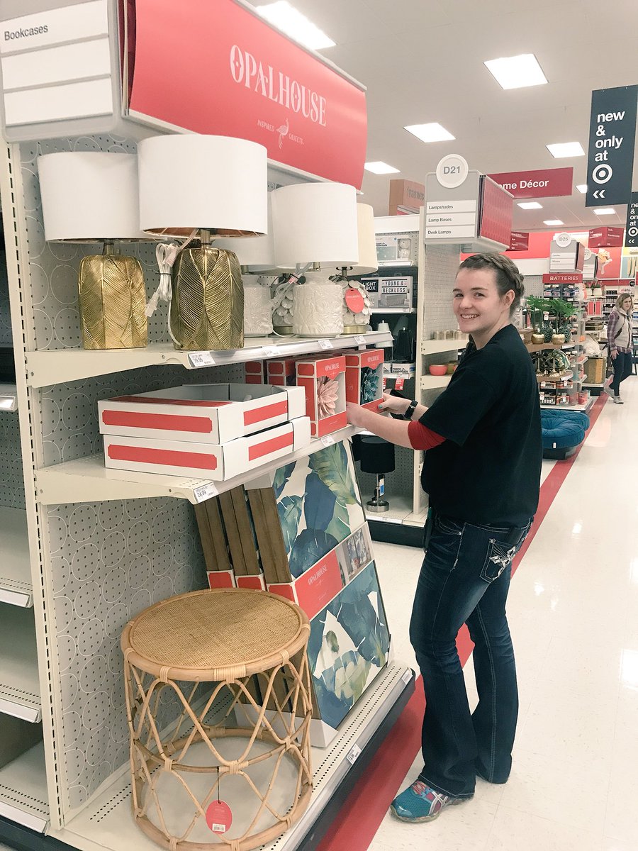 #Opalhouse has really brightened things up at 1068 and Whitney is helping our guests brighten up their homes! #1068squad <a href="/RicaDevas/">Erica DeVasier</a> <a href="/adriennelebo/">Adrienne Lebo</a> @HayleeLundquist <a href="/TrendaAtTarget/">Trendalynn</a> @TynaJV