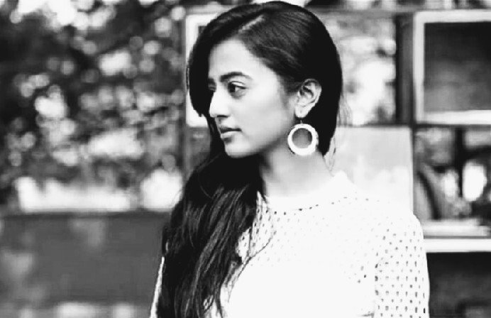 Archana_smile's tweet photo. I have my way of seeing the world around....
Smiley @OfficialHelly7 ππ
#7YearsOfHelly
#HellyWeek https://t.co/3LVNrKORZw