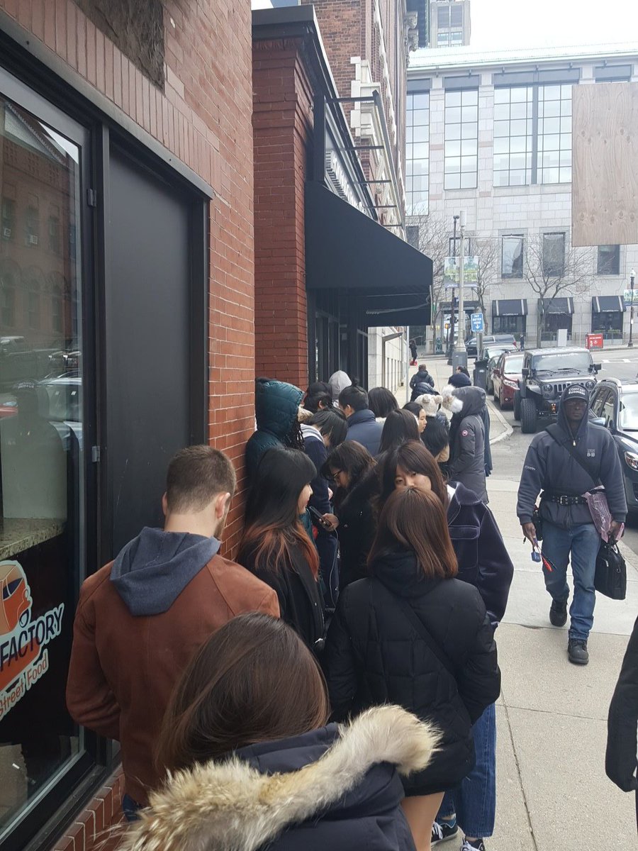MadeMonsterRyan's tweet image. I hope the ramen is as bomb as this line says it is! #itscoldout