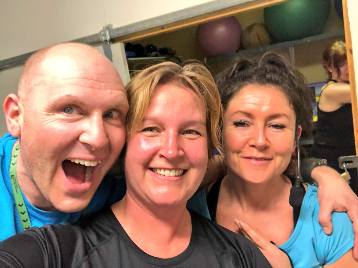 KarinKarlsbro's tweet photo. TrĂ€ning i vĂ€rldsklass med @RoslagsbroIF - Johan och Jessicas #Tabata #toppform đđđ»đȘđ» https://t.co/wEfKZcNWOL