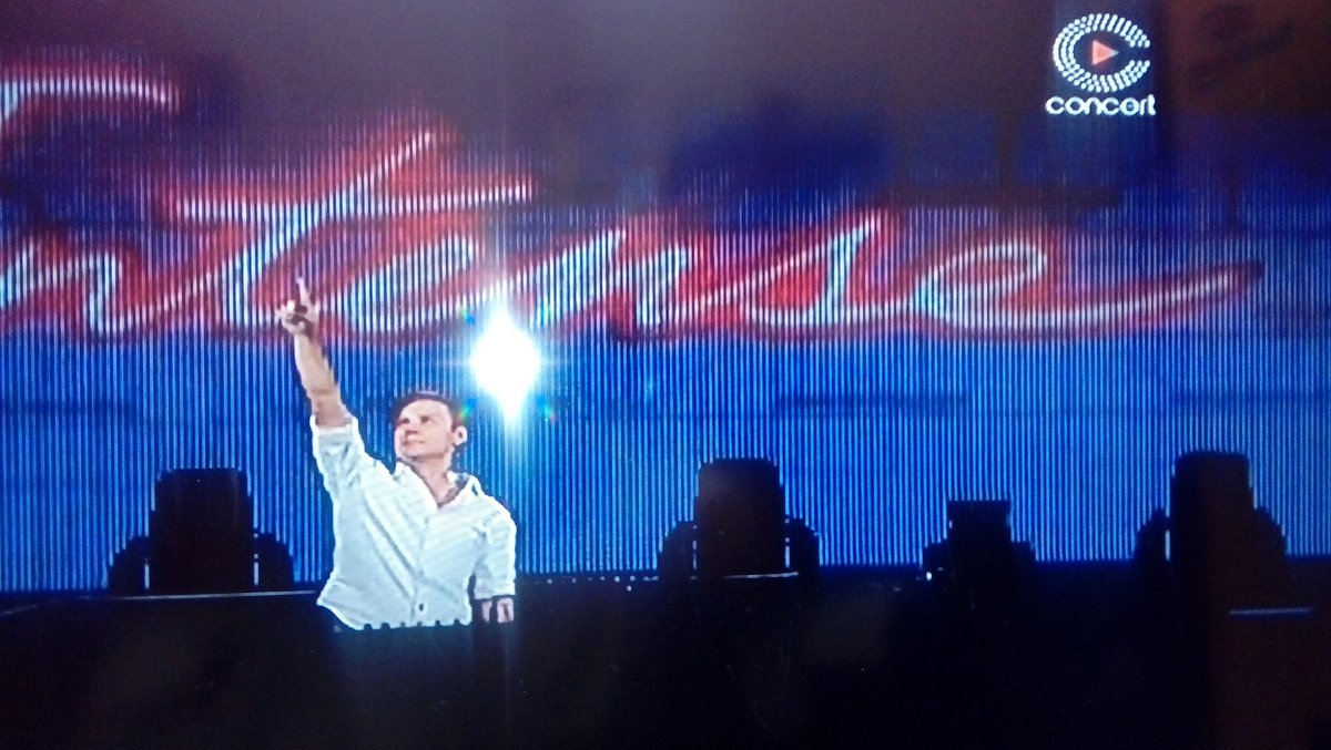hermiliodiaz's tweet image. Very great show @arminvanbuuren thanks #ConcertChannel