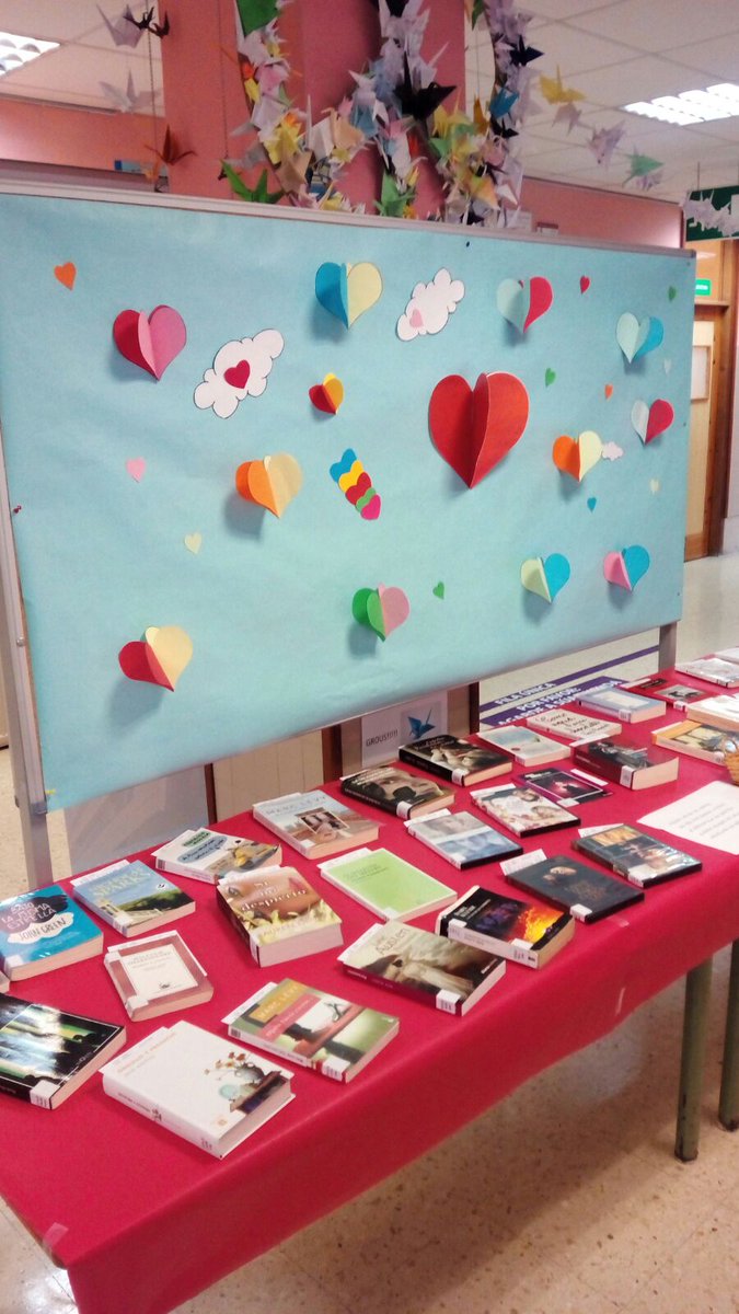 BIBLIO_RM's tweet photo. Se este #San #Valentín no che foi como esperabas... non te amoles!!!. Temos #libros para facer que te sintas #especial. Pasa por @BIBLIO_RM e escolle o teu. https://t.co/7hEWUrZPjM https://t.co/HtHv43U8Za