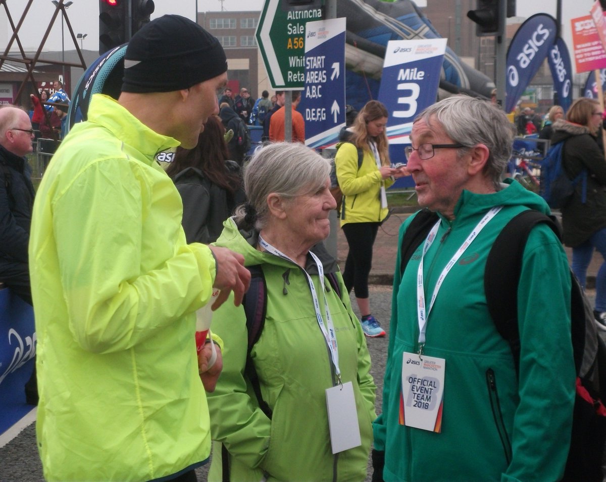TeamEdwardsI000's tweet photo. A successful 817th marathon today @Marathon_Mcr in 3:17:02 &amp; another small step nearer the #1000marathons WR attempt. My best time since Sep &amp; pleased to be back under 3:20 😀@Mannatech  @SubSports @TeamNutritionGB Great to catch up with the legend Ron Hill MBE before the start. https://t.co/vaX5zKfj56