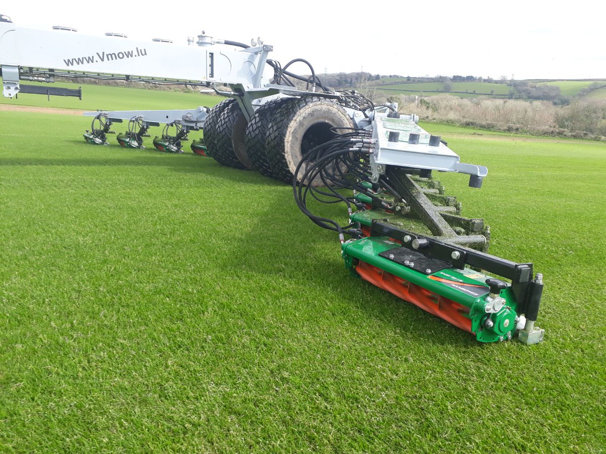 DevonTurf's tweet photo. Trying out the new #Vmow 15 gang mowers. https://t.co/PrZWIl9yfz