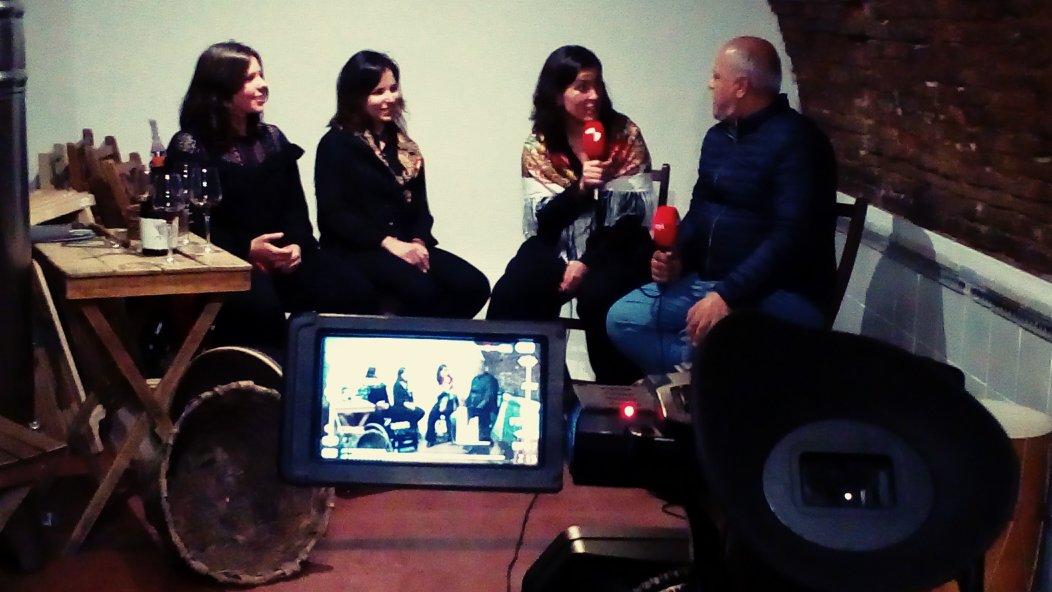 microbodegavall's tweet photo. Con #bailare y #TVcyl https://t.co/ulNgaLt2at