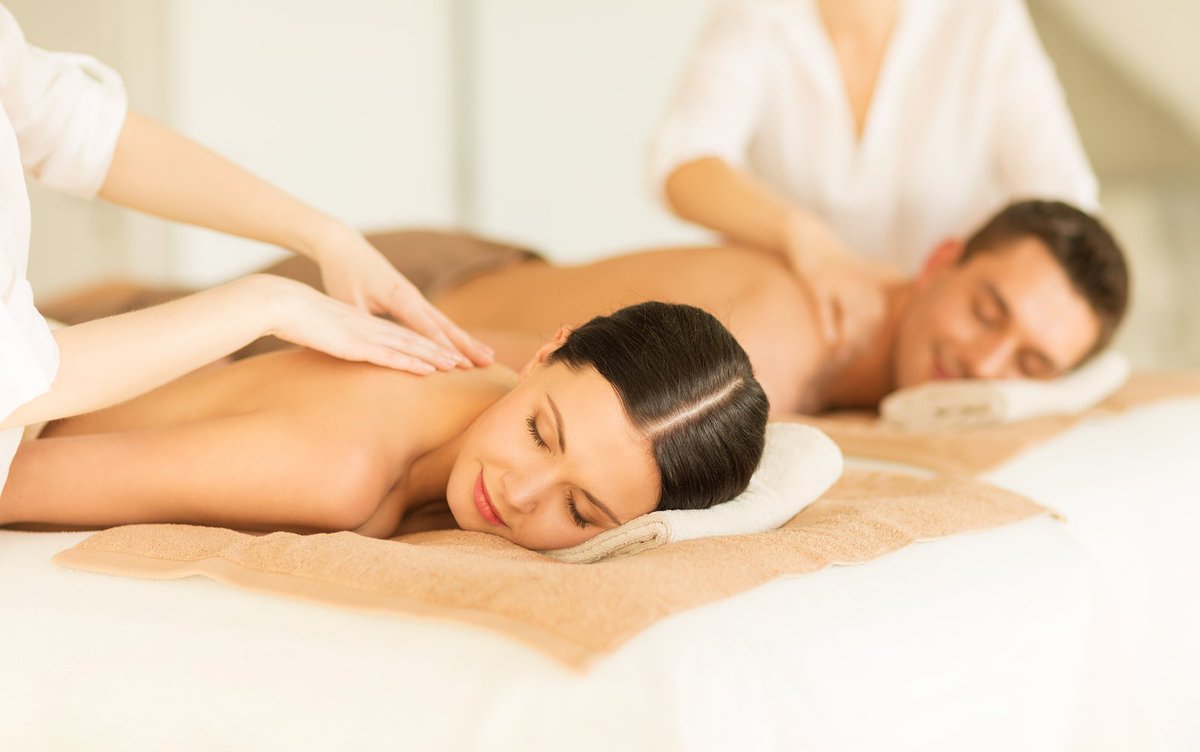 Kettle Creek Inn- weather may not be to your liking but an in-room couples or individual massage certainly will be. Visit bluharbourbeautybar.com for day spa options. 1 866 414 0417 for accommodation booking.