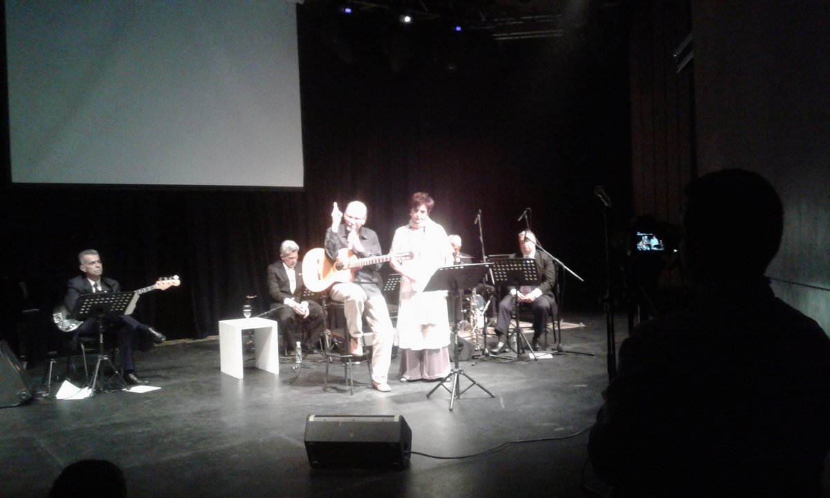 compayprodu's tweet photo. "Tiempo de Esperanza" en la voz de @nancytorocanta en sus #40añoseniryvenir acompañada del maestro #HenryMartinez 
@cculturalbod a casa llena.
#nancytoro #cantantesvenezolanos #cantantes #venezuela https://t.co/4LJamKBJcK