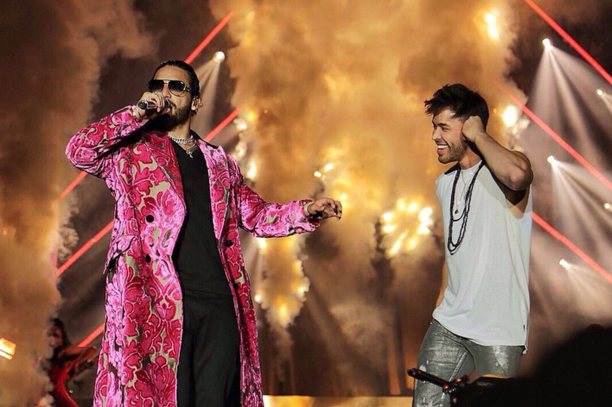 PrinceRoyce's tweet photo. 🤫⛽️#Repost @maluma
・・・
Mi parcero @princeroyce que les pareció la sorpresa?? #ElClavoRemix pa cuando?? https://t.co/e67bduQvKm