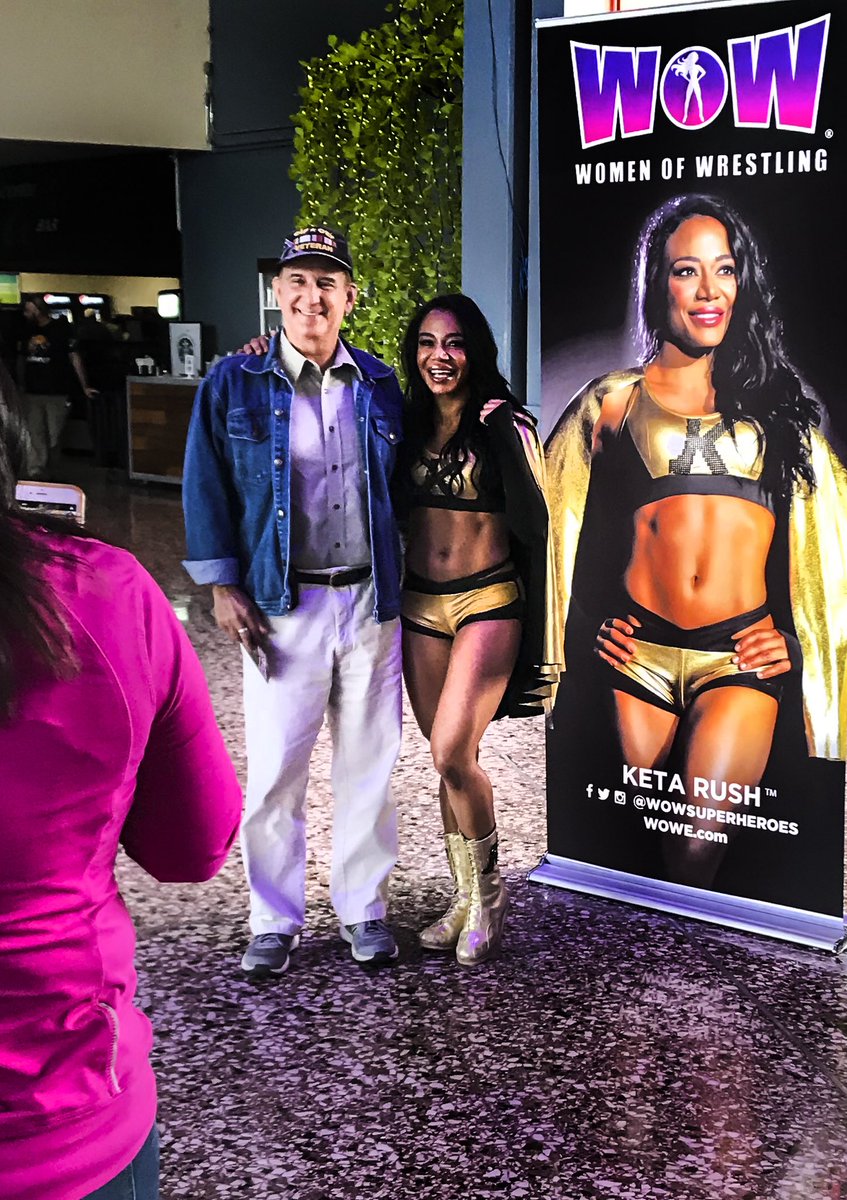 wowsuperheroes's tweet photo. #Keta Rush made her second appearance at Glory Kickboxing. Did you take a picture with her??! #wowsuperheroes #glory52 #glorykickboxing #WomensWrestling #womenofwrestling #ketarush #strongwomen https://t.co/0kydarwDRo