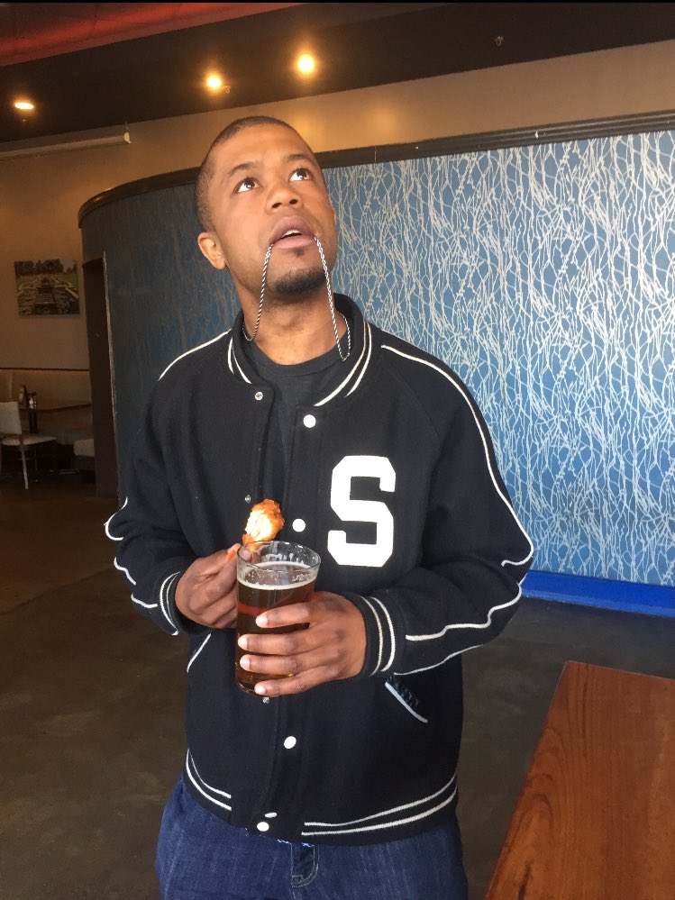 ZSandersPR's tweet photo. [2] #FavoriteEatingSpot is District 5. “D5 is my favorite place to eat because they have daily deals and the best brunch in town,” said Owen Patterson. #TwitterScavengerHunt #MASC336 #HappyHour https://t.co/hLgwdiIo5w