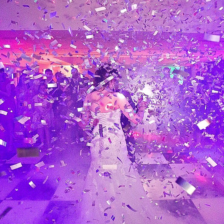 😍 magical moments! #hampshirewedding #hampshiredj #berkshiredj #berkshirewedding #discosforallevents #weddingdj #confetti