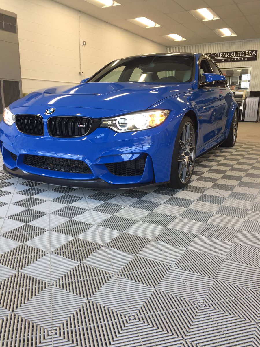 clearautobrami's tweet photo. #bmw #m day at the shop! #x5m and #m3 with a gts hood. #clearautobramichigan protecting paint since 2002 #norockchips .com https://t.co/o1WjciIyKE