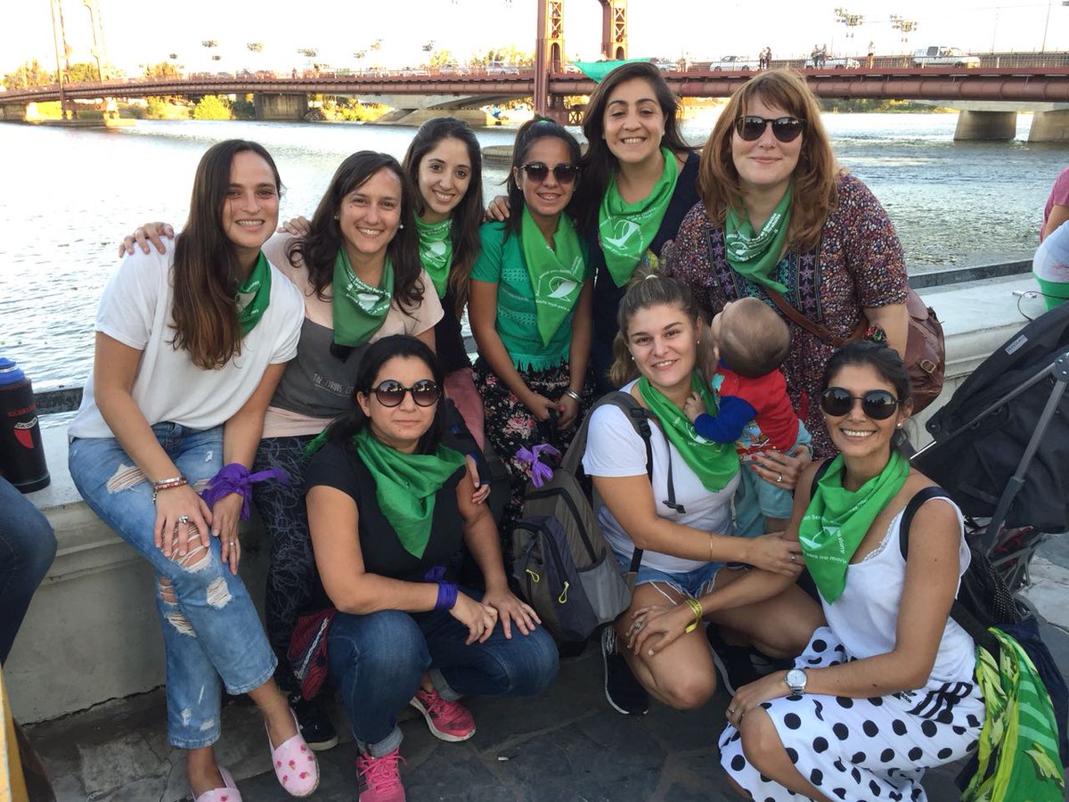 belush07's tweet photo. Educación Sexual para decidir, Anticonceptivos para no abortar, Aborto legal seguro y gratuito para no morir #AbortoLegalYa @mlauramondino @SoledadArtigas @soledipasquale @flor_clement @mafloraa @MercedesGomez_ @vittosas https://t.co/rmEMD01lGQ