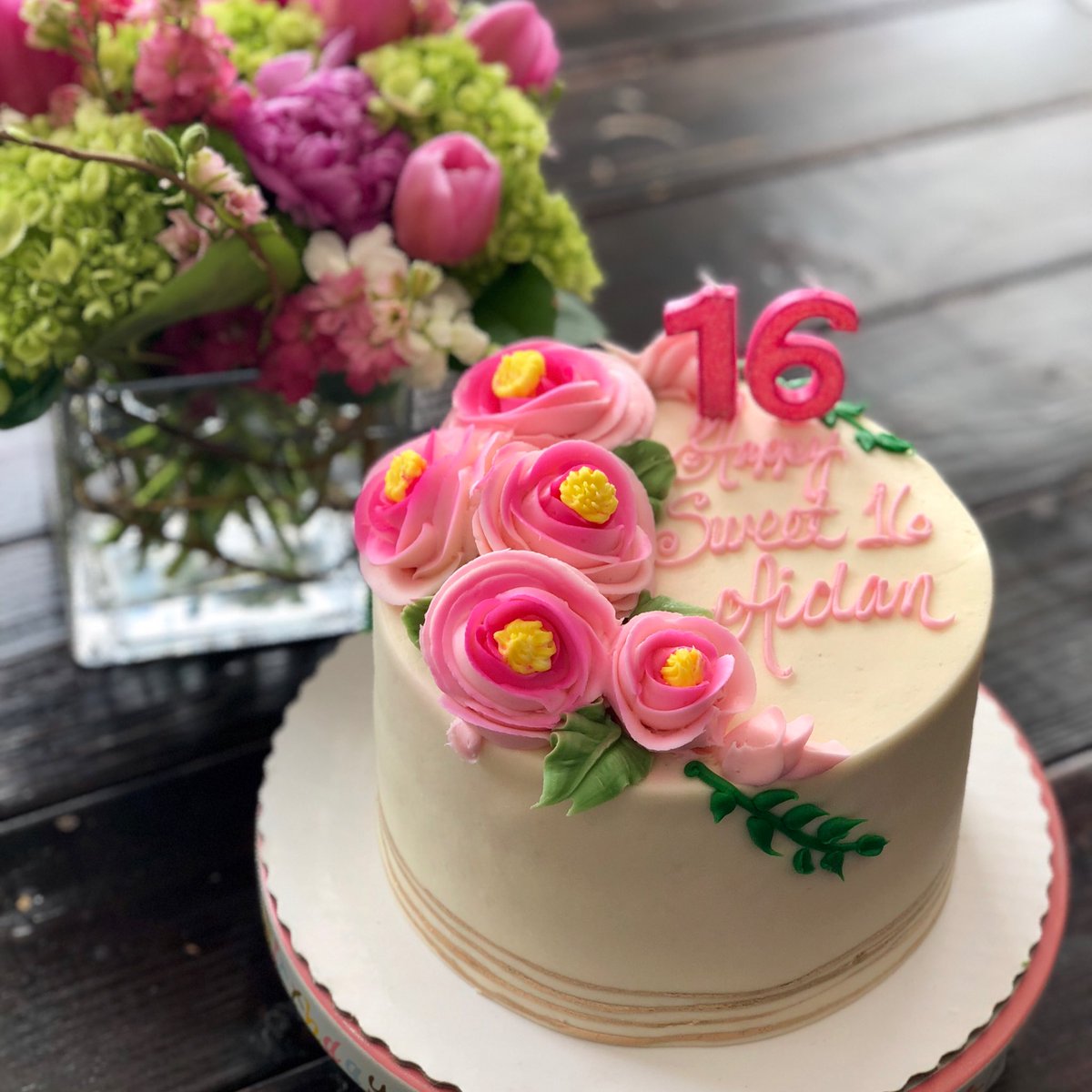 amyibaumann's tweet photo. Another beautiful creation from @ClaysBakery made this special birthday complete. @Aidanbaumann @dogfish60ipa @Baumann_Hawks91 #yummy https://t.co/NBm6KFTSA2