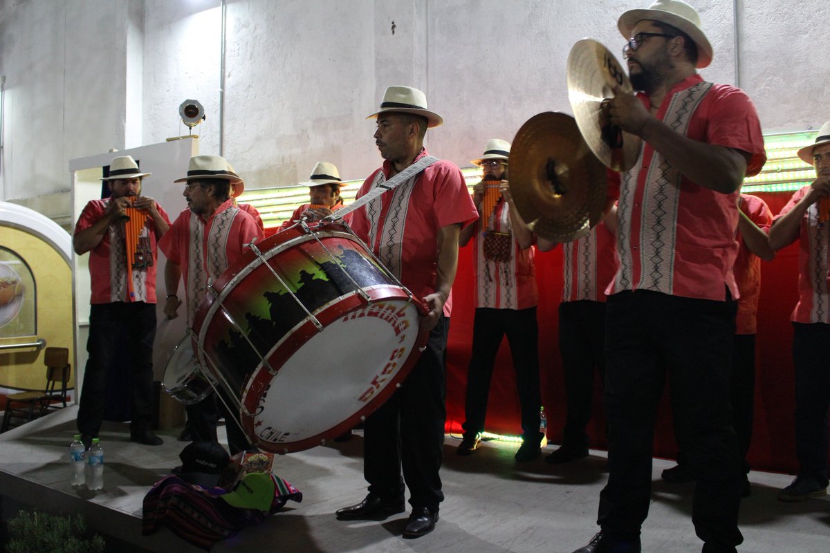 PdB_Cumming's tweet photo. Manka Saya hizo bailar con el ritmo de la música andina ¡Gracias a todos por venir!  😇

> Cerramos otra semana de #panoramasdebolsillo y los dejamos invitados para todos los eventos que se vienen. 😄❤️ https://t.co/MpBfXuFGgP